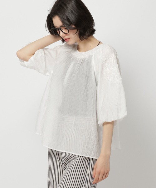 niko and...（ニコアンド）の「袖刺繍シアーブラウス（シャツ/ブラウス・レディース・サックスブルー/ブラック/オフホワイト・LARGE/MEDIUM）」の6枚目の写真