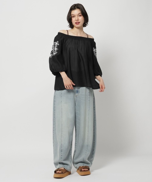 niko and...（ニコアンド）の「袖刺繍シアーブラウス（シャツ/ブラウス・レディース・サックスブルー/ブラック/オフホワイト・LARGE/MEDIUM）」の7枚目の写真