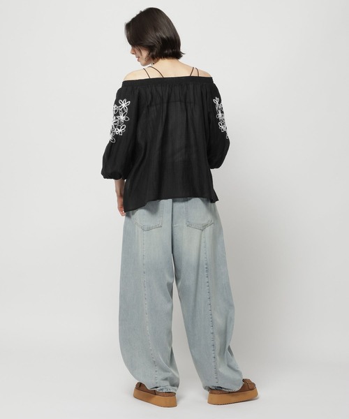 niko and...（ニコアンド）の「袖刺繍シアーブラウス（シャツ/ブラウス・レディース・サックスブルー/ブラック/オフホワイト・LARGE/MEDIUM）」の8枚目の写真