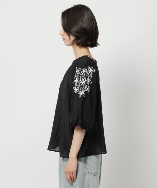 niko and...（ニコアンド）の「袖刺繍シアーブラウス（シャツ/ブラウス・レディース・サックスブルー/ブラック/オフホワイト・LARGE/MEDIUM）」の14枚目の写真