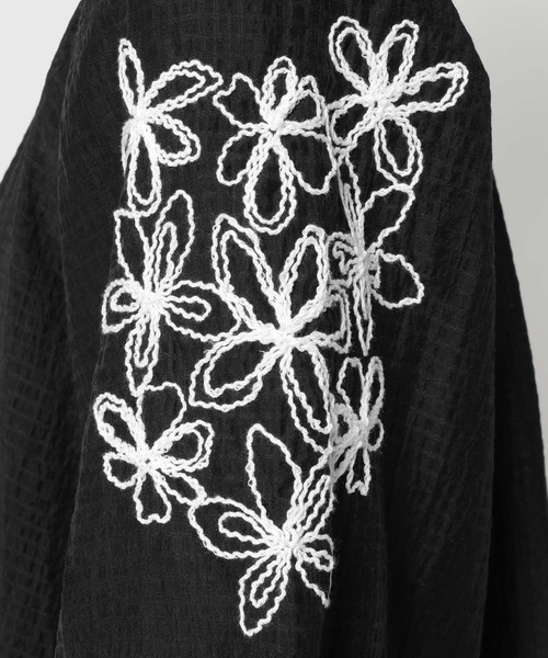 niko and...（ニコアンド）の「袖刺繍シアーブラウス（シャツ/ブラウス・レディース・サックスブルー/ブラック/オフホワイト・LARGE/MEDIUM）」の20枚目の写真