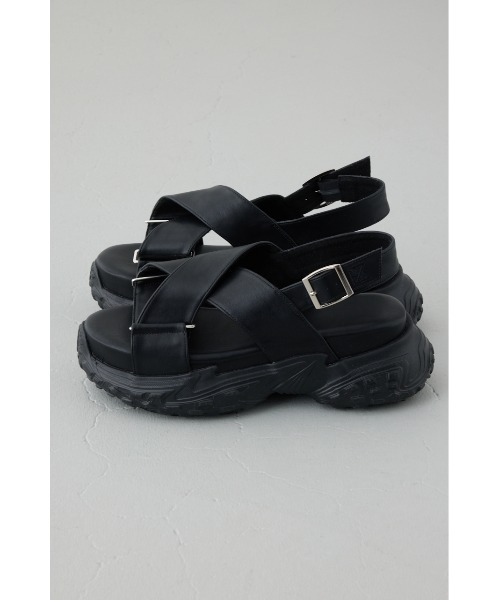 AZUL by moussy(アズールバイマウジー)の「ボリュームソールストラップサンダル 靴(サンダル・メンズ・ブラック・LARGE/MEDIUM/SMALL)」の4枚目の写真