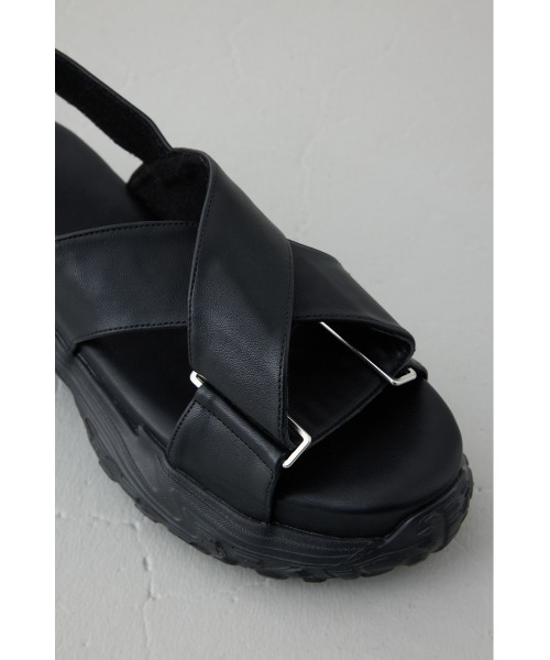 AZUL by moussy(アズールバイマウジー)の「ボリュームソールストラップサンダル 靴(サンダル・メンズ・ブラック・LARGE/MEDIUM/SMALL)」の10枚目の写真