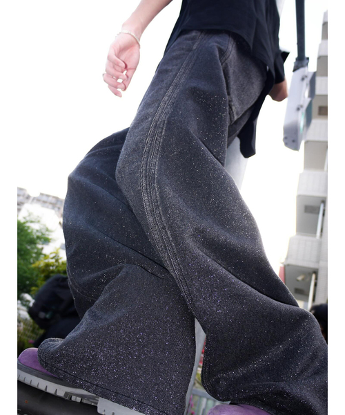 NVRFRGT(ネヴァーフォーゲット)の「NVRFRGT / ネヴァーフォーゲット GLITTER TWILL 3D TWISTED WIDE LE(デニムパンツ・メンズ・ブラック系その他・2/1)」の1枚目の写真