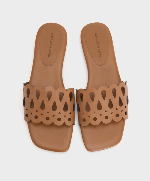 CHARLES & KEITH(チャールズ & キース)の「カットアウト スライドサンダル(サンダル・レディース・ブラック/ライトブラウン・23.5cm/23cm/22.5cm/25.5cm/25cm/24.5cm)」の15枚目の写真