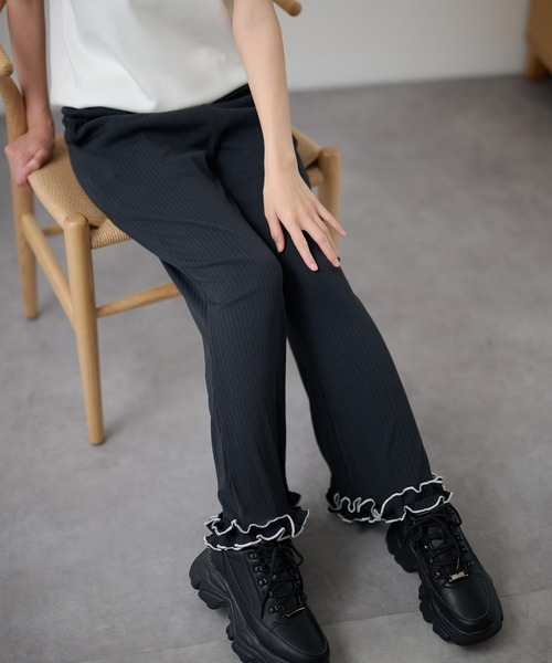 DAYRA(デイラ)の「配色 メロウ フリル リブ パンツ(その他パンツ・レディース・グリーン/チャコールグレー/ブラック・155/160/165)」の9枚目の写真