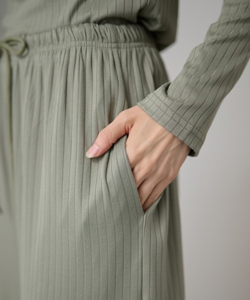 DAYRA(デイラ)の「配色 メロウ フリル リブ パンツ(その他パンツ・レディース・グリーン/チャコールグレー/ブラック・155/160/165)」の18枚目の写真