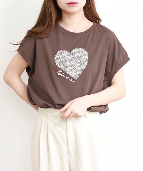EGLANTINE(エグランティーヌ)の「EGLANTINE スパンコールハート刺繍カットソー 半袖(Tシャツ/カットソー・レディース・サックスブルー/ブラック/ダークブラウン/オフホワイト・38)」の3枚目の写真
