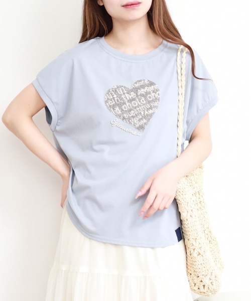 EGLANTINE(エグランティーヌ)の「EGLANTINE スパンコールハート刺繍カットソー 半袖(Tシャツ/カットソー・レディース・サックスブルー/ブラック/ダークブラウン/オフホワイト・38)」の7枚目の写真