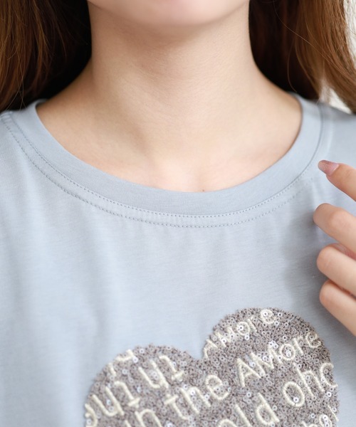 EGLANTINE(エグランティーヌ)の「EGLANTINE スパンコールハート刺繍カットソー 半袖(Tシャツ/カットソー・レディース・サックスブルー/ブラック/ダークブラウン/オフホワイト・38)」の15枚目の写真