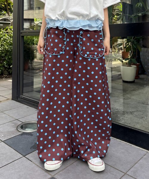 HELLO.SANFRANCISCO(ハローサンフランシスコ)の「【HELLO.SANFRANCISCO/ハローサンフランシスコ】ドット柄フリルポケットボリュームパンツ(スウェットパンツ・レディース・ピンク/グレー/ブラウン・ONE SIZE)」の2枚目の写真