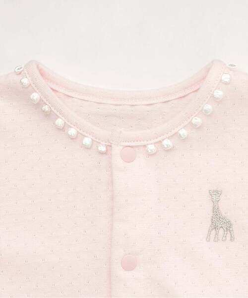 Sophie la girafe(ソフィーラジラフ)の「レース半袖ボディスーツ【日本製】(ロンパース・キッズ・オフホワイト/ピンク・60cm/80cm/70cm)」の4枚目の写真