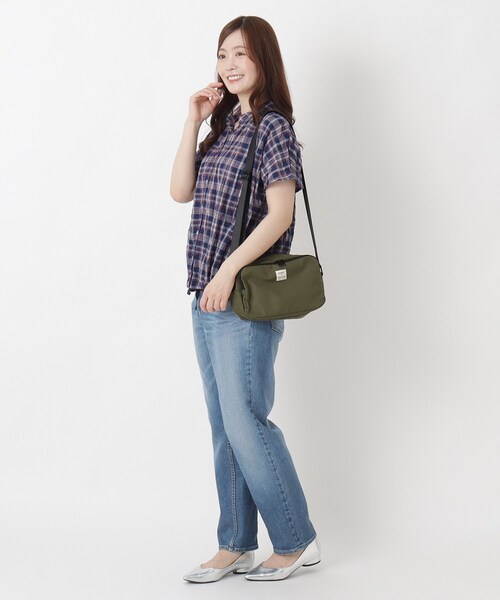 one'sterrace（ワンズテラス）の「anello スプラッシュミニショルダー（ショルダーバッグ・レディース・カーキ系5/グレー系4/ブラック系8・99）」の4枚目の写真