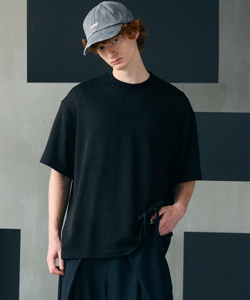 MAISON SPECIAL(メゾンスペシャル)の「《UNISEX》Russell Mesh Prime-Over Asymmetrical Shirring T-shirt/ラッセルメッシュプライムオーバーアシンメトリーシャーリングTシャツ【MAISON SPECIAL/メゾンスペシャル】(Tシャツ/カットソー・メンズ・ブラック/ラベンダー/バーガンディー・0/2/1)」の2枚目の写真
