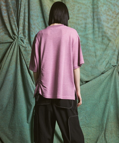 MAISON SPECIAL(メゾンスペシャル)の「《UNISEX》Russell Mesh Prime-Over Asymmetrical Shirring T-shirt/ラッセルメッシュプライムオーバーアシンメトリーシャーリングTシャツ【MAISON SPECIAL/メゾンスペシャル】(Tシャツ/カットソー・メンズ・ブラック/ラベンダー/バーガンディー・0/2/1)」の17枚目の写真