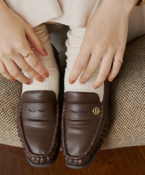 OLUN（オルン）の「"OLUN" Motif Soft Gathered Loafers/"OLUN"モチーフソフトギャザーローファー（ローファー・レディース・ベージュ/ブラウン/キャメル・MEDIUM/LL/LARGE/SMALL）」の12枚目の写真