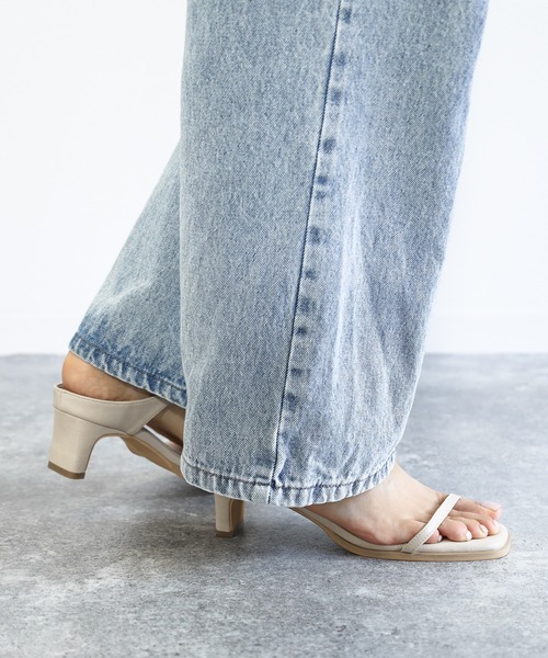 SOROTTO(ソロット)の「【軽量】華奢なダブルストラップのプレートヒールサンダル(サンダル・レディース・ブラック/ブラウン/アイボリー/シルバー・M/S/LL/L)」の14枚目の写真