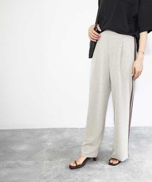 SOROTTO(ソロット)の「【軽量】華奢なダブルストラップのプレートヒールサンダル(サンダル・レディース・ブラック/ブラウン/アイボリー/シルバー・M/S/LL/L)」の16枚目の写真