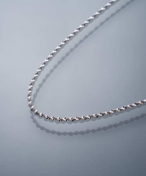 YArKA（ヤーカ）の「【YArKA/ヤーカ】helix chain narrow necklace [TOLN40] / 螺旋フラットチェーン細ネックレス（ネックレス・メンズ・シルバー・FREE）」の4枚目の写真
