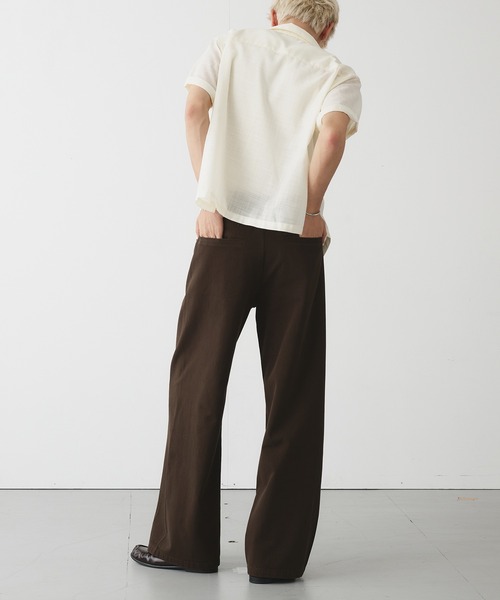 Adoon plain(アドーンプレーン)の「SLIM CURVED DESIGN CHINO PANTS / スリムカーブデザインストレートチノパンツ(チノパンツ・メンズ・ブラウン/チャコールグレー・MEDIUM/SMALL/LARGE)」の11枚目の写真