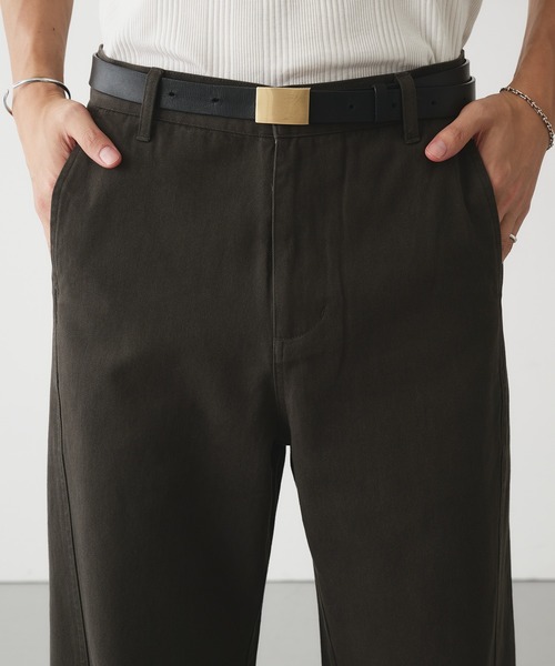 Adoon plain(アドーンプレーン)の「SLIM CURVED DESIGN CHINO PANTS / スリムカーブデザインストレートチノパンツ(チノパンツ・メンズ・ブラウン/チャコールグレー・MEDIUM/SMALL/LARGE)」の19枚目の写真