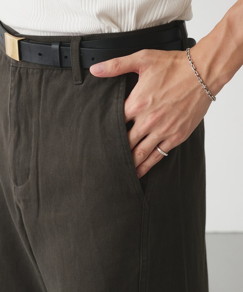 Adoon plain(アドーンプレーン)の「SLIM CURVED DESIGN CHINO PANTS / スリムカーブデザインストレートチノパンツ(チノパンツ・メンズ・ブラウン/チャコールグレー・MEDIUM/SMALL/LARGE)」の18枚目の写真