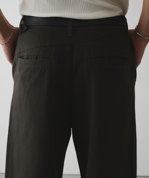Adoon plain(アドーンプレーン)の「SLIM CURVED DESIGN CHINO PANTS / スリムカーブデザインストレートチノパンツ(チノパンツ・メンズ・ブラウン/チャコールグレー・MEDIUM/SMALL/LARGE)」の17枚目の写真