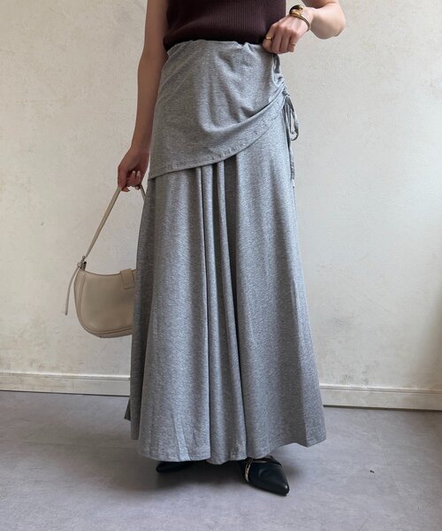 Thevon(ゼボン)の「サイドギャザースウェットライクスカート(スカート・レディース・ブラック/チャコールグレー/ライトグレー・FREE)」の17枚目の写真