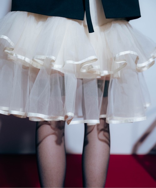 Carmelo(カーメロ)の「Veil Peplum Midi Skirt / ティアードチュールミディスカート(スカート・レディース・アイボリー/ブラック・FREE)」の17枚目の写真