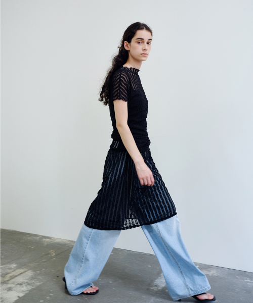 MOHAN(モハン)の「TIR BELTED LOOSE FIT DENIM_LIGHT BLUE(デニムパンツ・レディース・スカイブルー・SMALL/LARGE/MEDIUM)」の3枚目の写真