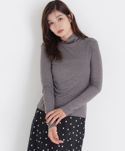 NATURAL BEAUTY BASIC(ナチュラルビューティーベーシック)の「ハイネックカットソー(Tシャツ/カットソー・レディース・チャコールグレー/ホワイト系その他/ブルー/オフホワイト・FREE)」の1枚目の写真
