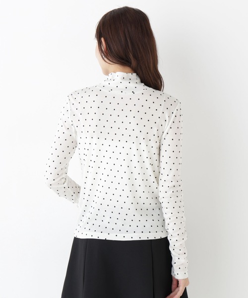 NATURAL BEAUTY BASIC(ナチュラルビューティーベーシック)の「ハイネックカットソー(Tシャツ/カットソー・レディース・チャコールグレー/ホワイト系その他/ブルー/オフホワイト・FREE)」の19枚目の写真