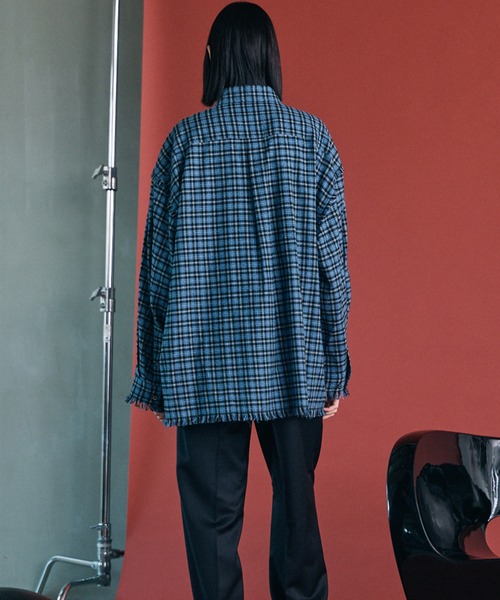 MAISON SPECIAL(メゾンスペシャル)の「《UNISEX》【Italian Dead Stock Fabric】Prime-Over Regular Collar Cut-off Plaid Shirt/【イタリアンデッドストックファブリック】プライムオーバーレギュラーカラーカットオフシャツ【MAISON SPECIAL/メゾンスペシャル】(シャツ/ブラウス・メンズ・ホワイト/ブラック/チャコールグレー/レッド/グレー/パープル/グレイッシュベージュ/ブルー・0/2/1)」の21枚目の写真