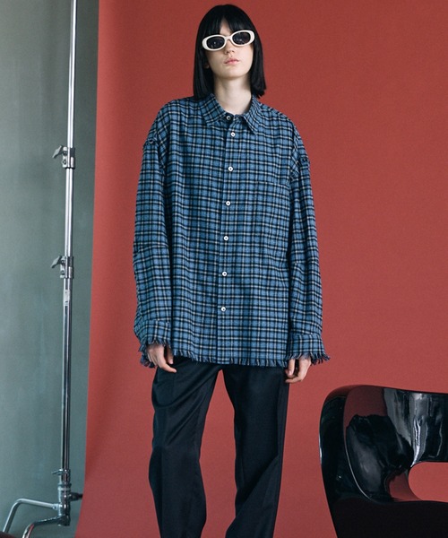 MAISON SPECIAL(メゾンスペシャル)の「《UNISEX》【Italian Dead Stock Fabric】Prime-Over Regular Collar Cut-off Plaid Shirt/【イタリアンデッドストックファブリック】プライムオーバーレギュラーカラーカットオフシャツ【MAISON SPECIAL/メゾンスペシャル】(シャツ/ブラウス・メンズ・ホワイト/ブラック/チャコールグレー/レッド/グレー/パープル/グレイッシュベージュ/ブルー・0/2/1)」の19枚目の写真