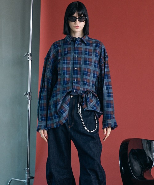 MAISON SPECIAL(メゾンスペシャル)の「《UNISEX》【Italian Dead Stock Fabric】Prime-Over Regular Collar Cut-off Plaid Shirt/【イタリアンデッドストックファブリック】プライムオーバーレギュラーカラーカットオフシャツ【MAISON SPECIAL/メゾンスペシャル】(シャツ/ブラウス・メンズ・ホワイト/ブラック/チャコールグレー/レッド/グレー/パープル/グレイッシュベージュ/ブルー・0/2/1)」の16枚目の写真
