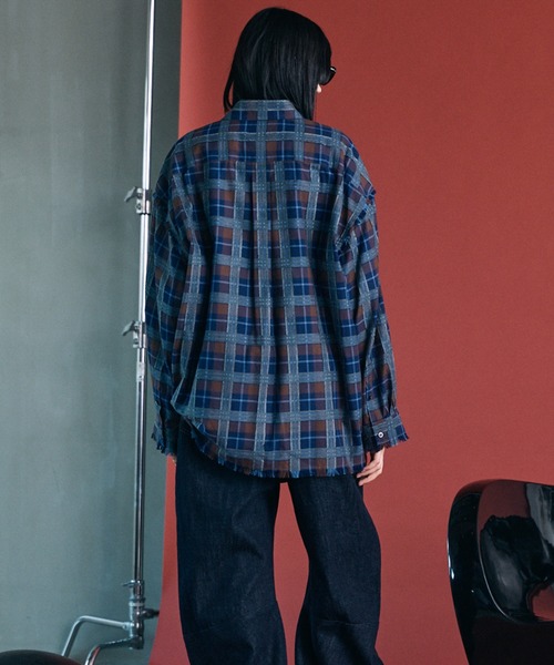 MAISON SPECIAL(メゾンスペシャル)の「《UNISEX》【Italian Dead Stock Fabric】Prime-Over Regular Collar Cut-off Plaid Shirt/【イタリアンデッドストックファブリック】プライムオーバーレギュラーカラーカットオフシャツ【MAISON SPECIAL/メゾンスペシャル】(シャツ/ブラウス・メンズ・ホワイト/ブラック/チャコールグレー/レッド/グレー/パープル/グレイッシュベージュ/ブルー・0/2/1)」の18枚目の写真