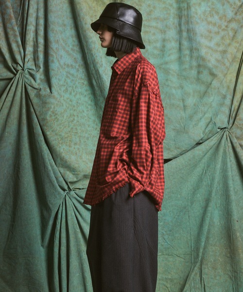 MAISON SPECIAL(メゾンスペシャル)の「《UNISEX》【Italian Dead Stock Fabric】Prime-Over Regular Collar Cut-off Plaid Shirt/【イタリアンデッドストックファブリック】プライムオーバーレギュラーカラーカットオフシャツ【MAISON SPECIAL/メゾンスペシャル】(シャツ/ブラウス・メンズ・ホワイト/ブラック/チャコールグレー/レッド/グレー/パープル/グレイッシュベージュ/ブルー・0/2/1)」の11枚目の写真