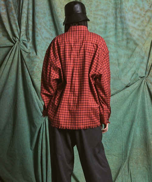 MAISON SPECIAL(メゾンスペシャル)の「《UNISEX》【Italian Dead Stock Fabric】Prime-Over Regular Collar Cut-off Plaid Shirt/【イタリアンデッドストックファブリック】プライムオーバーレギュラーカラーカットオフシャツ【MAISON SPECIAL/メゾンスペシャル】(シャツ/ブラウス・メンズ・ホワイト/ブラック/チャコールグレー/レッド/グレー/パープル/グレイッシュベージュ/ブルー・0/2/1)」の12枚目の写真