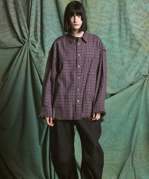 MAISON SPECIAL(メゾンスペシャル)の「《UNISEX》【Italian Dead Stock Fabric】Prime-Over Regular Collar Cut-off Plaid Shirt/【イタリアンデッドストックファブリック】プライムオーバーレギュラーカラーカットオフシャツ【MAISON SPECIAL/メゾンスペシャル】(シャツ/ブラウス・メンズ・ホワイト/ブラック/チャコールグレー/レッド/グレー/パープル/グレイッシュベージュ/ブルー・0/2/1)」の13枚目の写真