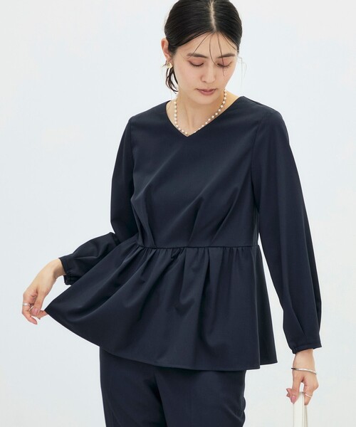 NOLLEY’S(ノーリーズ)の「《セットアップ対応》ウォッシャブルハイスペックTRペプラムブラウス(シャツ/ブラウス・レディース・ネイビー/グレイッシュベージュ・36/38)」の10枚目の写真