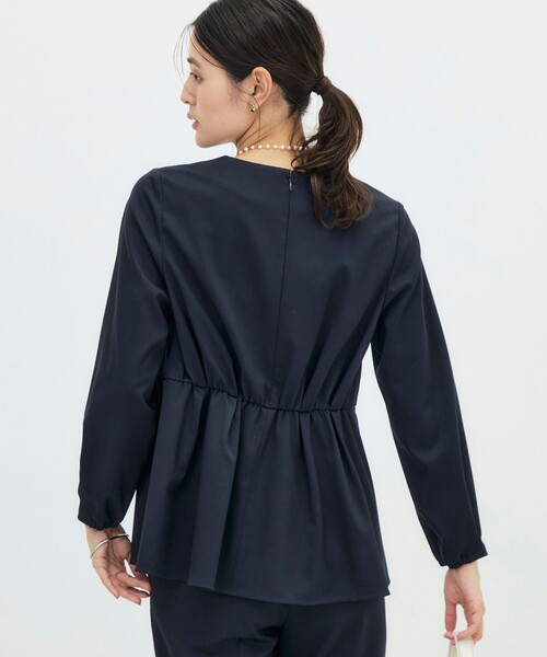 NOLLEY’S(ノーリーズ)の「《セットアップ対応》ウォッシャブルハイスペックTRペプラムブラウス(シャツ/ブラウス・レディース・ネイビー/グレイッシュベージュ・36/38)」の12枚目の写真