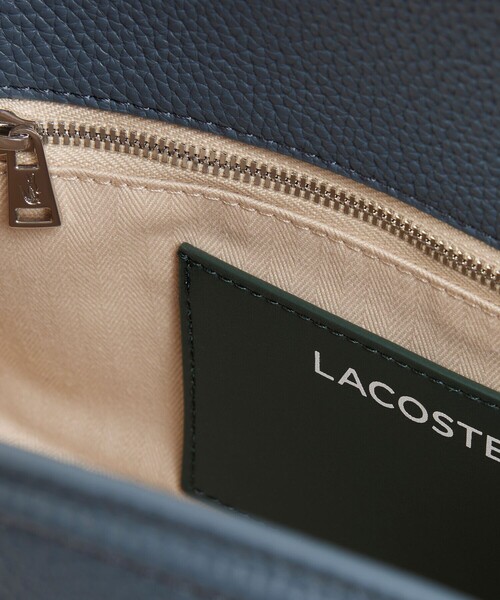 LACOSTE(ラコステ)の「エブリデイクラブ ワイドフラップショルダーバッグ(ショルダーバッグ・レディース・ブラック/ブルーグレー・FREE)」の11枚目の写真