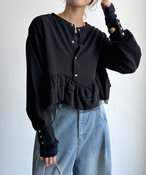 DouDou(ドゥドゥ)の「【WEB限定】 前後2wayカットジョーゼット裾フリルブラウス(シャツ/ブラウス・レディース・ブラック/アイボリー・FREE)」の3枚目の写真