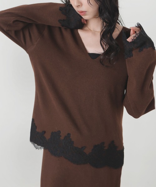 LIAN(リアン)の「【ZOZOTOWN限定商品】レースドッキングVネックプルオーバー(ニット/セーター・レディース・ブラウン/チャコールグレー/ブラック/アイボリー・FREE)」の4枚目の写真