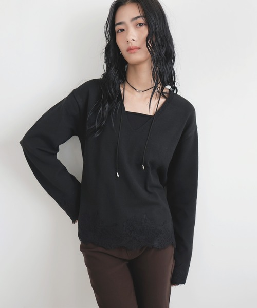 LIAN(リアン)の「【ZOZOTOWN限定商品】レースドッキングVネックプルオーバー(ニット/セーター・レディース・ブラウン/チャコールグレー/ブラック/アイボリー・FREE)」の3枚目の写真