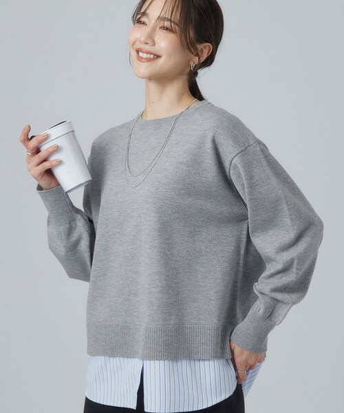 SHOO・LA・RUE(シューラルー)の「【毛玉レス/S-LL/洗濯機可】1枚で正解バランス シャツレイヤード風ニット(ニット/セーター・レディース・ダークブラウン/ブルー系その他/チャコールグレー/グレー/ピンク系その他・01/02/04/03)」の1枚目の写真