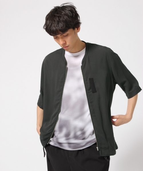 HARE（ハレ）の「ノーカラーMA-1シャツ5分袖(HARE)（シャツ/ブラウス・メンズ・ブラウン/ブラック/グレー/カーキ・LARGE/MEDIUM/SMALL）」の2枚目の写真