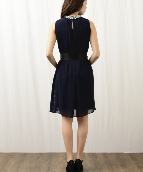 INTERPLANET WINGS（インタープラネットウィング）の「スタンドカラービジュ－付きAラインドレス（ドレス・レディース・ミント/ネイビー/オレンジ/ボルドー/グリーン/ベージュ・FREE）」の10枚目の写真