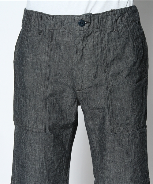 Denime（ドゥニーム）の「COTTON LINEN DUNGAREE BAKER SHORTS/コットンリネンダンガリーベーカーショーツ（その他パンツ・メンズ・ナチュラル/インディゴブルー・SMALL/MEDIUM/LARGE）」の5枚目の写真