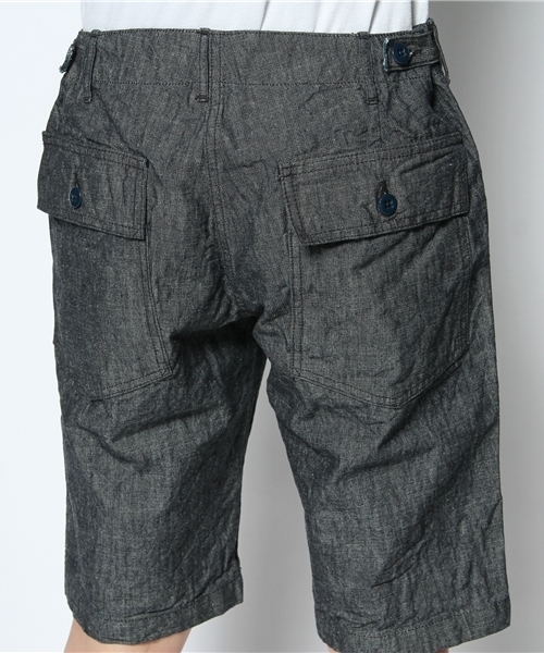 Denime（ドゥニーム）の「COTTON LINEN DUNGAREE BAKER SHORTS/コットンリネンダンガリーベーカーショーツ（その他パンツ・メンズ・ナチュラル/インディゴブルー・SMALL/MEDIUM/LARGE）」の6枚目の写真